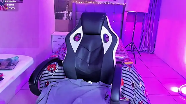 liam scoot  online show from 04.01.26