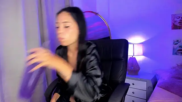 Snapshot of nahiara_santana chatting on 06.17.26 nahiara santana online show from 06.17.26