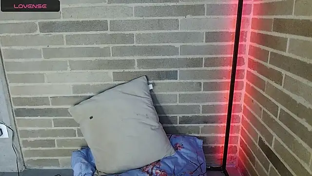Snapshot of sweet-little chatting on 06.05.26 sweet-little online show from 06.05.26