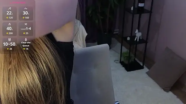 BlondeLina online show from 04.19.26