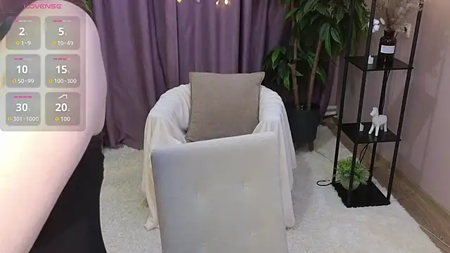 BlondeLina online show from 04.22.26