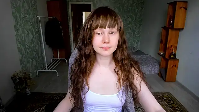 Snapshot of NikiCozy chatting on 06.25.26 NikiCozy online show from 06.25.26