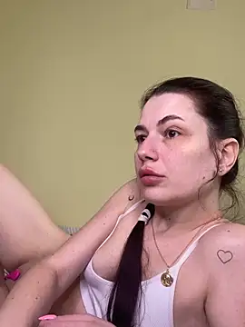 Snapshot of Cutee_Erika chatting on 04.30.26 Cutee Erika online show from 04.30.26