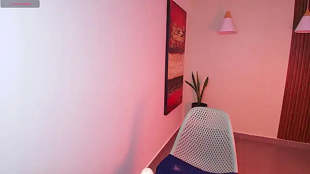 Astrid Black online show from 03.10.26