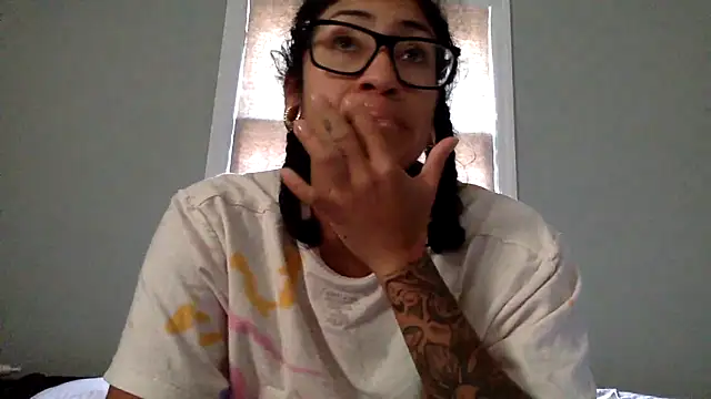 LatinaLoka online show from 03.21.26