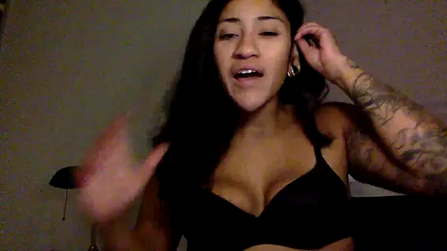 Snapshot of LatinaLoka chatting on 05.09.26 LatinaLoka online show from 05.09.26