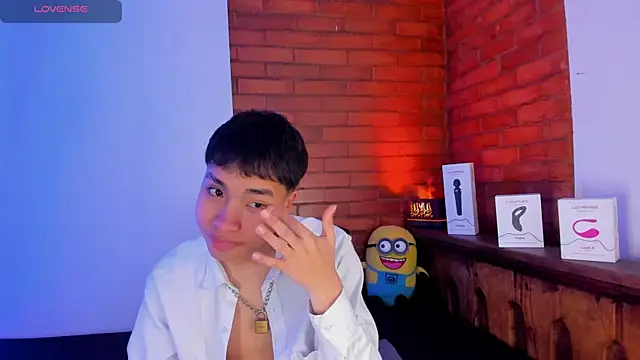 Lee Colee online show from 04.17.26