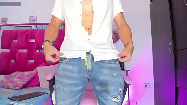 Snapshot of Christopher_Harris_ chatting on 04.14.26 Christopher Harris online show from 04.14.26