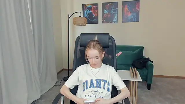 TiffanyJi online show from 03.12.26