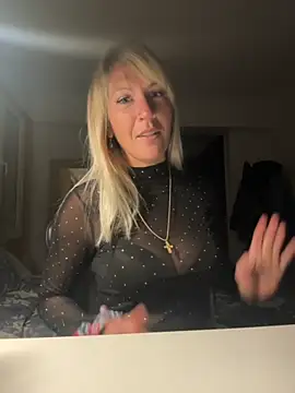 Snapshot of AtomBlondy chatting on 03.15.26 AtomBlondy online show from 03.15.26