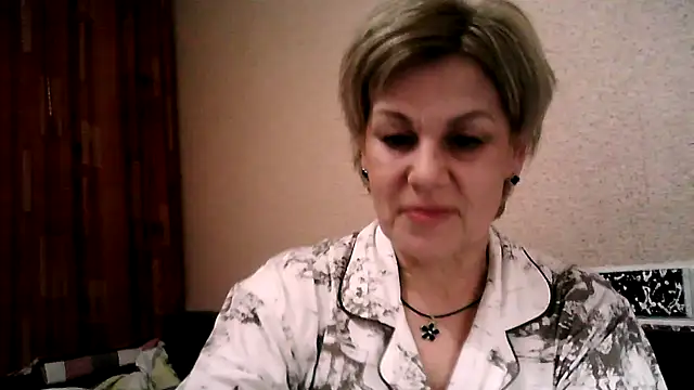 Snapshot of TatkaYang chatting on 04.15.26 TatkaYang online show from 04.15.26