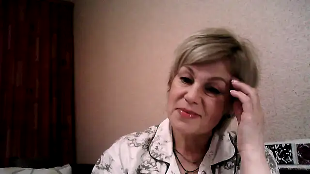 Snapshot of TatkaYang chatting on 04.29.26 TatkaYang online show from 04.29.26