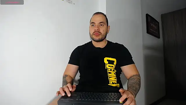Snapshot of Axel_Dominus chatting on 06.22.26 Axel Dominus online show from 06.22.26