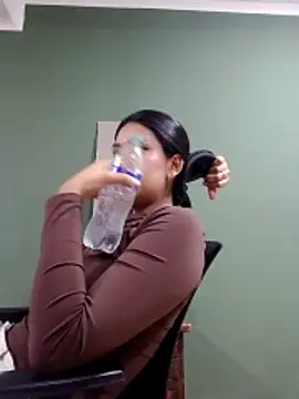 FiorellaLan online show from 04.13.26