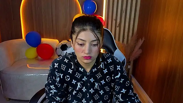 Lia queen tx online show from 07.04.26