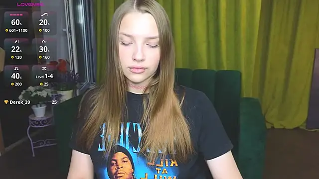 Snapshot of DariaAngels chatting on 06.14.26 DariaAngels online show from 06.14.26