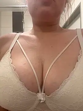 FeuchteMona online show from 03.15.26