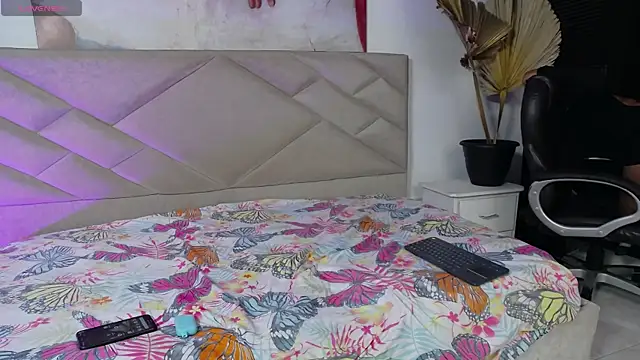 DestiinyBlack online show from 04.21.26