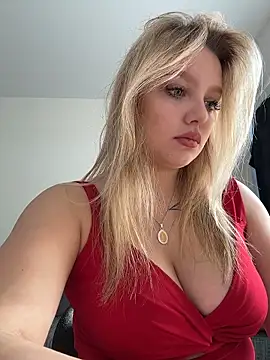 Snapshot of bettyloveu chatting on 04.30.26 bettyloveu online show from 04.30.26