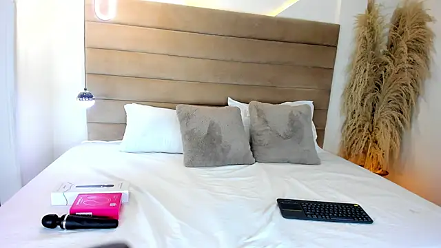 Snapshot of MiaCamille_ chatting on 03.16.26 MiaCamille online show from 03.16.26