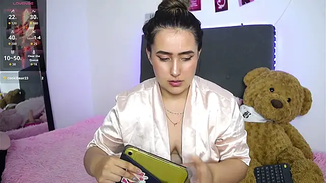 Snapshot of Nath_and_Lian chatting on 03.25.26 Nath and Lian online show from 03.25.26