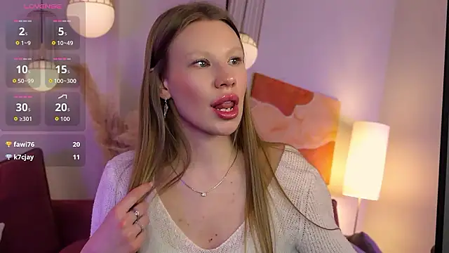 Snapshot of MayMalone chatting on 03.13.26 MayMalone online show from 03.13.26