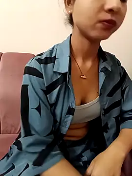 ritika gupta02 online show from 04.10.26