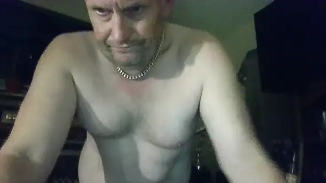 Snapshot of strokingjoe14585 chatting on 04.18.26 strokingjoe14585 online show from 04.18.26