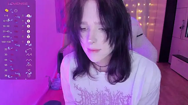 Snapshot of Simochka_w chatting on 03.18.26 Simochka w online show from 03.18.26