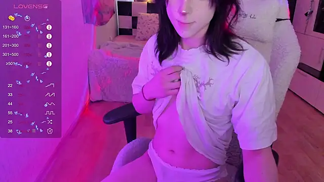 Snapshot of Simochka_w chatting on 03.24.26 Simochka w online show from 03.24.26