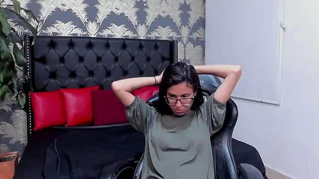 Emily Lopera online show from 04.29.26