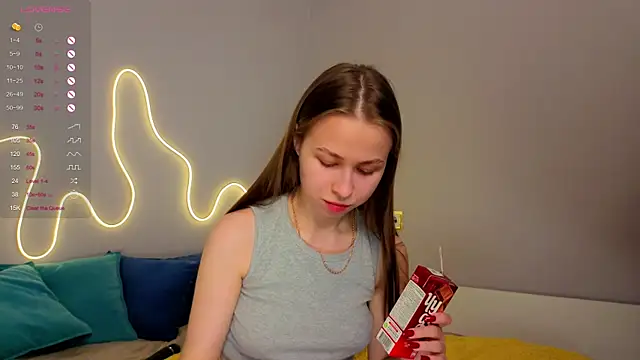 Snapshot of Emma_dream_ chatting on 06.14.26 Emma dream online show from 06.14.26