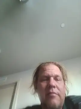 Snapshot of yourMasterisBored chatting on 05.15.26 yourMasterisBored online show from 05.15.26