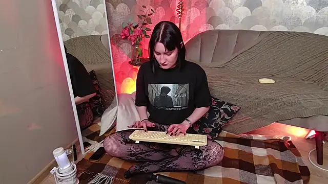 Velvet Lily online show from 05.01.26