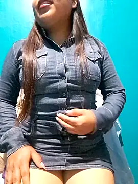 YiiZ 019 online show from 04.25.26