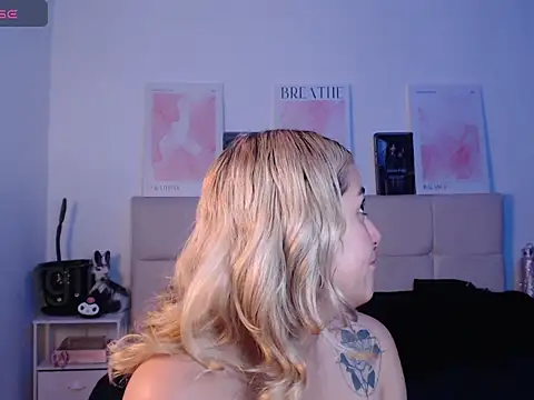 Snapshot of trinitych_ chatting on 03.15.26 trinitych online show from 03.15.26