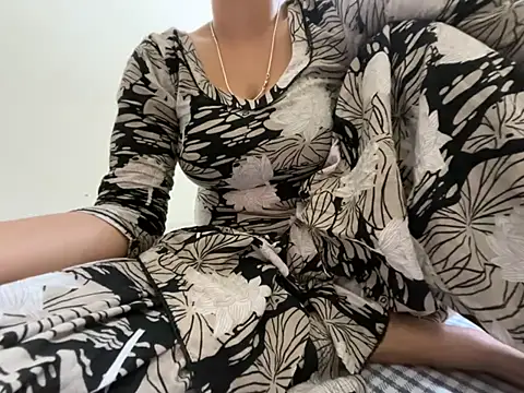 Snapshot of Noor_Sexy02 chatting on 07.18.26 Noor Sexy02 online show from 07.18.26