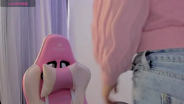 KittyFeet1 online show from 04.27.26