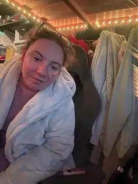 curvyneon online show from 04.04.26