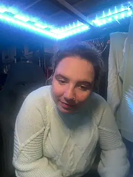 curvyneon online show from 04.12.26