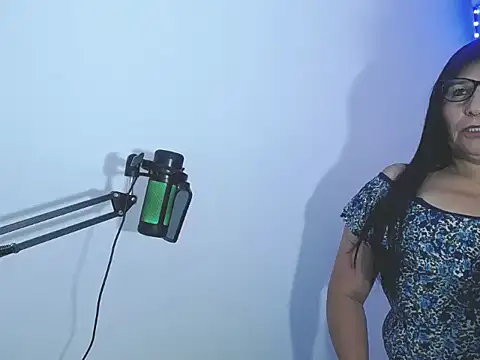 Snapshot of Ladygreeneyes chatting on 04.11.26 Ladygreeneyes online show from 04.11.26