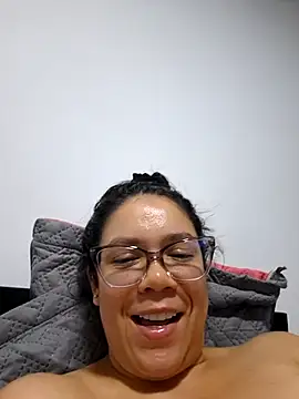 Snapshot of Aila_Phone chatting on 05.15.26 Aila Phone online show from 05.15.26