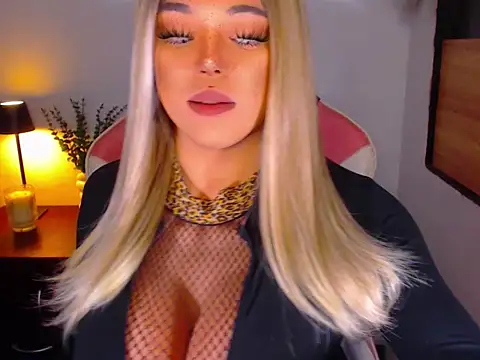 Snapshot of Zandralopez chatting on 03.28.26 Zandralopez online show from 03.28.26