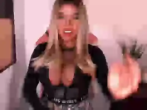 Snapshot of Zandralopez chatting on 07.04.26 Zandralopez online show from 07.04.26