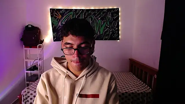 Snapshot of __TidalStormX chatting on 03.21.26 TidalStormX online show from 03.21.26