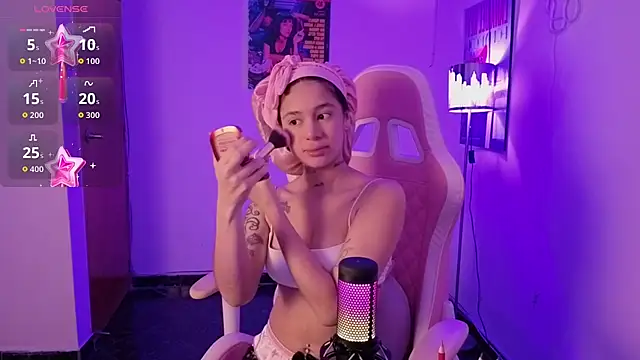 Snapshot of Oliviasims chatting on 03.29.26 Oliviasims online show from 03.29.26