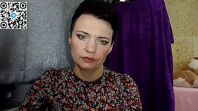 HotMamaQueen234 online show from 04.06.26