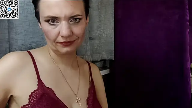 HotMamaQueen234 online show from 04.15.26