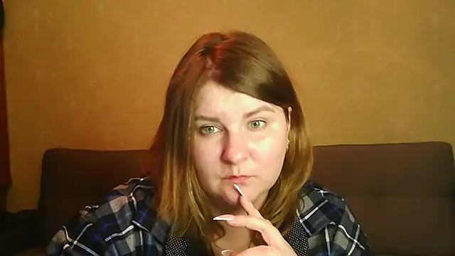 Snapshot of Minisstra chatting on 04.07.26 Minisstra online show from 04.07.26