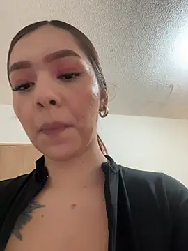 Snapshot of alana_gv chatting on 06.22.26 alana gv online show from 06.22.26